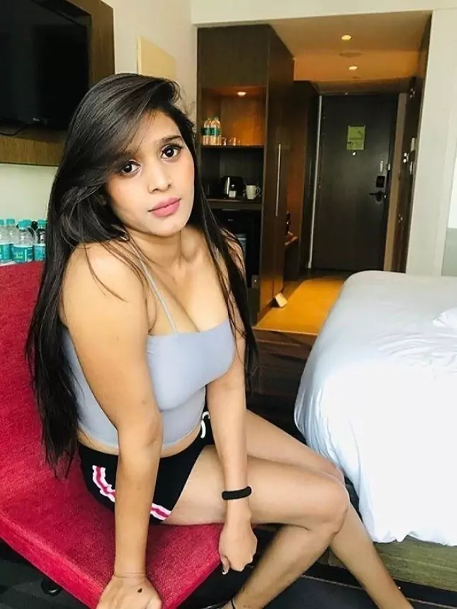 कॉल गर्ल्स सर्विस बोट क्लब रोड